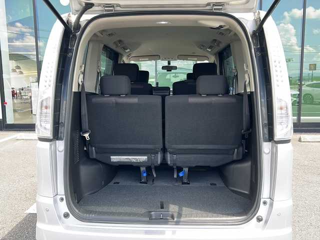 日産 セレナ ハイウェイスター Sハイブリッド 福岡県 2013(平25)年 8.4万km ブリリアントシルバー 純正HDDナビ/（AM/FM/CD/DVD/BT/フルセグTV）/両側パワースライドドア/全方位カメラ/ウォークスルー/コーナーセンサー/衝突被害軽減システム/横滑り防止装置/アイドリングストップ/プッシュスタートボタン/スマートキー/スペアキー1本/取扱説明書/記録簿/ETC