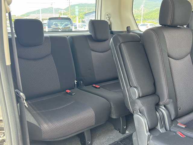 日産 セレナ ハイウェイスター Sハイブリッド 福岡県 2013(平25)年 8.4万km ブリリアントシルバー 純正HDDナビ/（AM/FM/CD/DVD/BT/フルセグTV）/両側パワースライドドア/全方位カメラ/ウォークスルー/コーナーセンサー/衝突被害軽減システム/横滑り防止装置/アイドリングストップ/プッシュスタートボタン/スマートキー/スペアキー1本/取扱説明書/記録簿/ETC