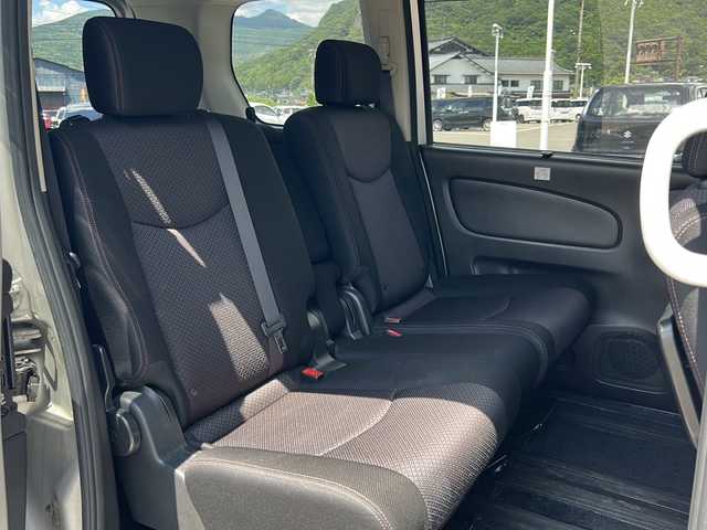 日産 セレナ ハイウェイスター Sハイブリッド 福岡県 2013(平25)年 8.4万km ブリリアントシルバー 純正HDDナビ/（AM/FM/CD/DVD/BT/フルセグTV）/両側パワースライドドア/全方位カメラ/ウォークスルー/コーナーセンサー/衝突被害軽減システム/横滑り防止装置/アイドリングストップ/プッシュスタートボタン/スマートキー/スペアキー1本/取扱説明書/記録簿/ETC