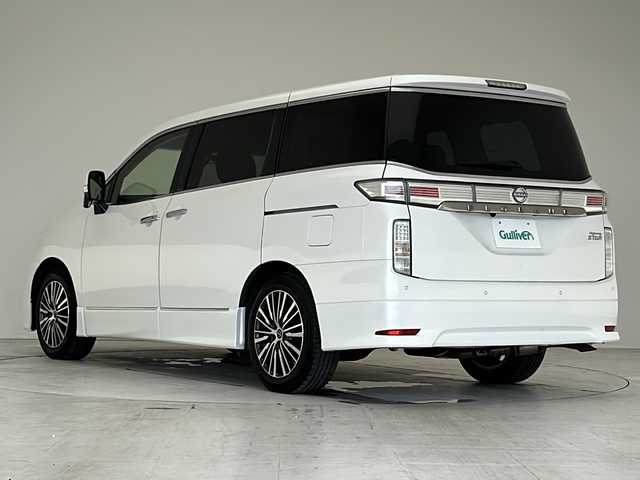 日産 エルグランド 250ハイウェイスターS 愛知県 2023(令5)年 4万km ピュアホワイトパール 衝突軽減システム/純正７型SDナビ/両側パワースライドドア/レーダークルーズコントロール/ワンセグ/CD/Bluetooth/バックカメラ/コーナーセンサー/純正アルミホイール/ブラインドスポットモニター/LEDヘッドライト/オートマチックハイビーム/ETC/ステアリングスイッチ/スマートキー/プッシュスタート