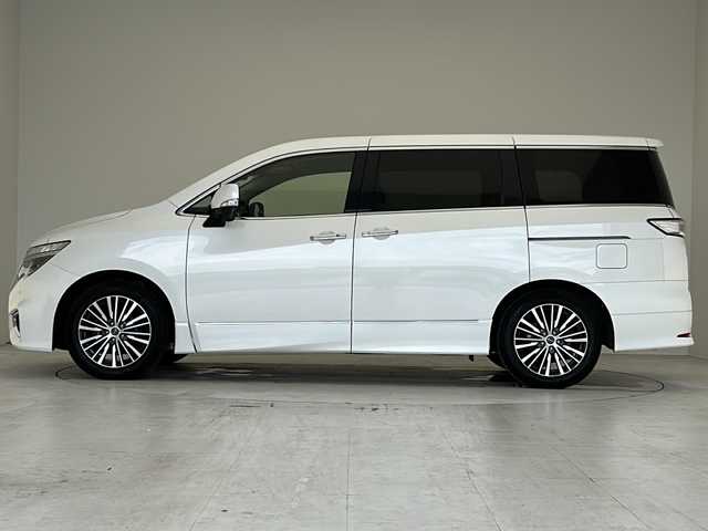 日産 エルグランド 250ハイウェイスターS 愛知県 2023(令5)年 4万km ピュアホワイトパール 衝突軽減システム/純正７型SDナビ/両側パワースライドドア/レーダークルーズコントロール/ワンセグ/CD/Bluetooth/バックカメラ/コーナーセンサー/純正アルミホイール/ブラインドスポットモニター/LEDヘッドライト/オートマチックハイビーム/ETC/ステアリングスイッチ/スマートキー/プッシュスタート
