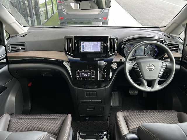 日産 エルグランド 250ハイウェイスターS 愛知県 2023(令5)年 4万km ピュアホワイトパール 衝突軽減システム/純正７型SDナビ/両側パワースライドドア/レーダークルーズコントロール/ワンセグ/CD/Bluetooth/バックカメラ/コーナーセンサー/純正アルミホイール/ブラインドスポットモニター/LEDヘッドライト/オートマチックハイビーム/ETC/ステアリングスイッチ/スマートキー/プッシュスタート