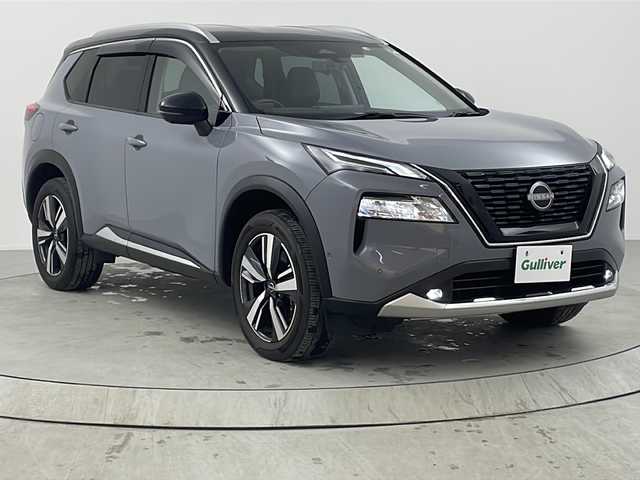 日産 エクストレイル G e－4ORCE 熊本県 2022(令4)年 6万km ステルスグレー/スーパーブラック ・純正ナビ(BT/AppleCarPlay/USB)/・フルセグテレビ/・アラウンドビューモニター/・ヘッドアップディスプレイ/・プロパイロット/・駐車支援/・AC100V/・ETC 2.0/・ドライブレコーダー/・エマージェンシーブレーキ/・コーナーセンサー/・ブラインドスポットモニター/・デジタルインナーミラー/・パワーシート/・シートヒーター/・シートメモリー/・ステアリングヒーター/・オートハイビーム/・置くだけ充電/・ブレーキホールド