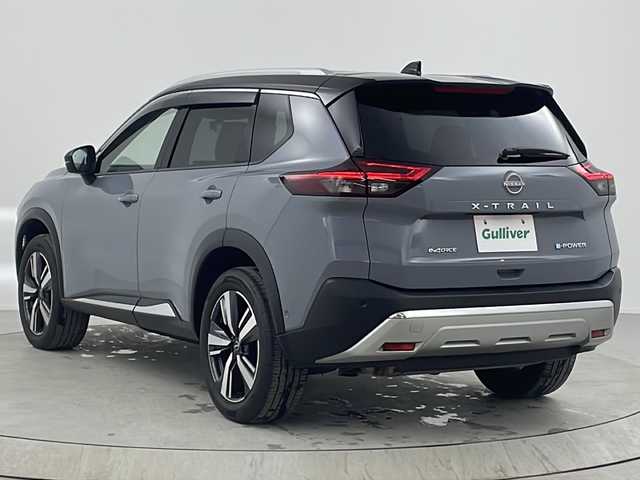 日産 エクストレイル G e－4ORCE 熊本県 2022(令4)年 6万km ステルスグレー/スーパーブラック ・純正ナビ(BT/AppleCarPlay/USB)/・フルセグテレビ/・アラウンドビューモニター/・ヘッドアップディスプレイ/・プロパイロット/・駐車支援/・AC100V/・ETC 2.0/・ドライブレコーダー/・エマージェンシーブレーキ/・コーナーセンサー/・ブラインドスポットモニター/・デジタルインナーミラー/・パワーシート/・シートヒーター/・シートメモリー/・ステアリングヒーター/・オートハイビーム/・置くだけ充電/・ブレーキホールド