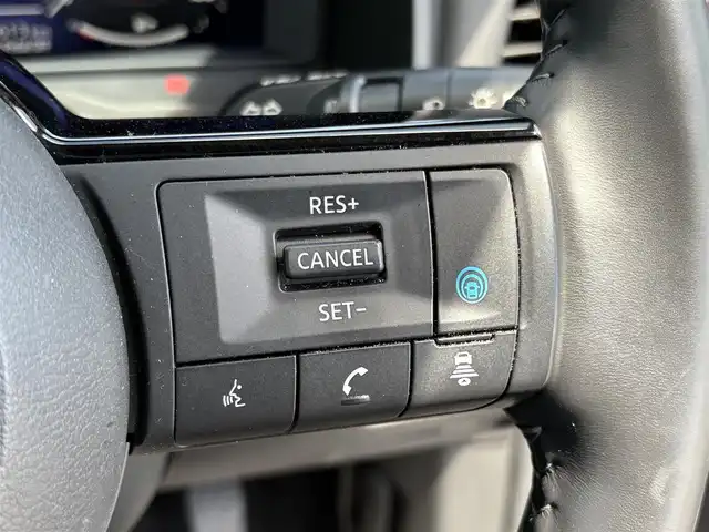 日産 エクストレイル G e－4ORCE 大分県 2022(令4)年 6万km ステルスグレー/スーパーブラック ・純正ナビ(BT/AppleCarPlay/USB)/・フルセグテレビ/・アラウンドビューモニター/・ヘッドアップディスプレイ/・プロパイロット/・駐車支援/・AC100V/・ETC 2.0/・ドライブレコーダー/・エマージェンシーブレーキ/・コーナーセンサー/・ブラインドスポットモニター/・デジタルインナーミラー/・パワーシート/・シートヒーター/・シートメモリー/・ステアリングヒーター/・オートハイビーム/・置くだけ充電/・ブレーキホールド