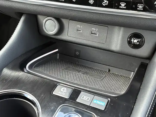 日産 エクストレイル G e－4ORCE 大分県 2022(令4)年 6万km ステルスグレー/スーパーブラック ・純正ナビ(BT/AppleCarPlay/USB)/・フルセグテレビ/・アラウンドビューモニター/・ヘッドアップディスプレイ/・プロパイロット/・駐車支援/・AC100V/・ETC 2.0/・ドライブレコーダー/・エマージェンシーブレーキ/・コーナーセンサー/・ブラインドスポットモニター/・デジタルインナーミラー/・パワーシート/・シートヒーター/・シートメモリー/・ステアリングヒーター/・オートハイビーム/・置くだけ充電/・ブレーキホールド