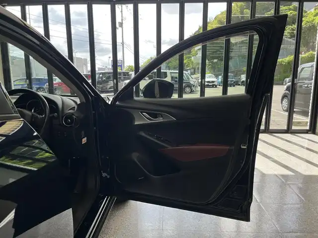 マツダ ＣＸ－３ XD ツーリング Lパッケージ 高知県 2015(平27)年 9.5万km ディープクリスタルブルーマイカ (株)IDOMが運営する【じしゃロン高知店】の自社ローン専用車両になります。こちらは現金またはオートローンご利用時の価格です。自社ローンご希望の方は別途その旨お申付け下さい