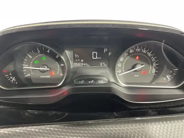 プジョー ２０８ アリュール 神奈川県 2019(令1)年 5.9万km 赤 ガラスルーフ/バックカメラ/純正7インチナビゲーション/Bluetooth　apple car play　USB /パーキングアシスト/コーナーセンサー/クルーズコントロール/ETC/社外前方ドライブレコーダー/MTモード/S/SNOWモード/ECOモード/ステアリングスイッチ/純正フロアマット/ハロゲンヘッドライト/オートライト/純正16インチアルミホイール/自動防眩ミラー/電動格納ミラー/ウィンカーミラー/リモコンキー