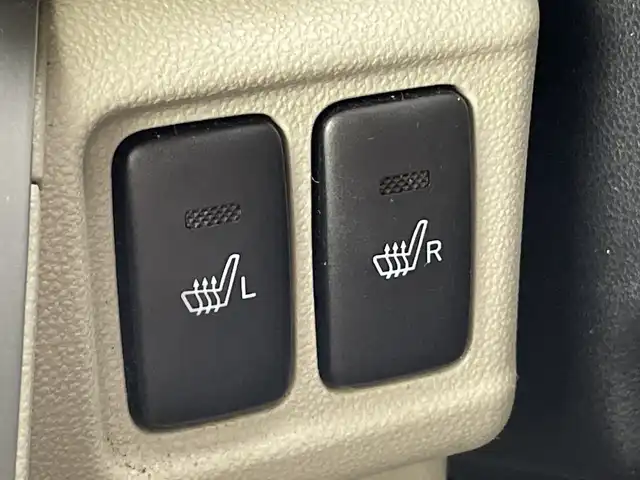 ダイハツ キャスト スタイル X リミテッド SAⅢ 愛知県 2019(令1)年 5.4万km ファイアークォーツレッドM 7インチナビ/（AM/FM/フルセグ/Bluetooth/CD/DVD）/バックカメラ/スマートアシストIII/・衝突軽減ブレーキ/・レーンキープアシスト/・オートハイビーム/・誤発進抑制機能/ナビ連動型ドライブレコーダー/ETC/シートヒーター/アイドリングストップ/横滑り防止機能/プッシュスタート/スマートキー/オートライト/純正ホイールキャップ/純正フロアマット/ドアバイザー/電動格納ミラー