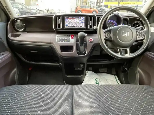 ホンダ Ｎ ＯＮＥ プレミアム ツアラー Lパッケージ 熊本県 2013(平25)年 5.7万km プレミアムホワイトパール ワンオーナー/プッシュスタート/社外ナビ/バックカメラ/ETC/ドライブレコーダー/純正15インチAW/クルーズコントロール/パドルシフト/ディスチャージヘッドライト/オートライト/フォグライト/横滑り防止装置/ウィンカーミラー/フロアマット/ドアバイザー/新車保証書/取扱説明書/スマートスペアキー×1本