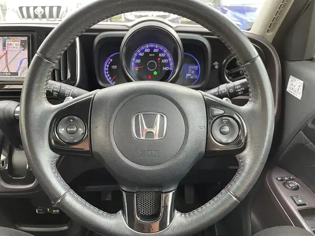 ホンダ Ｎ ＯＮＥ プレミアム ツアラー Lパッケージ 熊本県 2013(平25)年 5.7万km プレミアムホワイトパール ワンオーナー/プッシュスタート/社外ナビ/バックカメラ/ETC/ドライブレコーダー/純正15インチAW/クルーズコントロール/パドルシフト/ディスチャージヘッドライト/オートライト/フォグライト/横滑り防止装置/ウィンカーミラー/フロアマット/ドアバイザー/新車保証書/取扱説明書/スマートスペアキー×1本