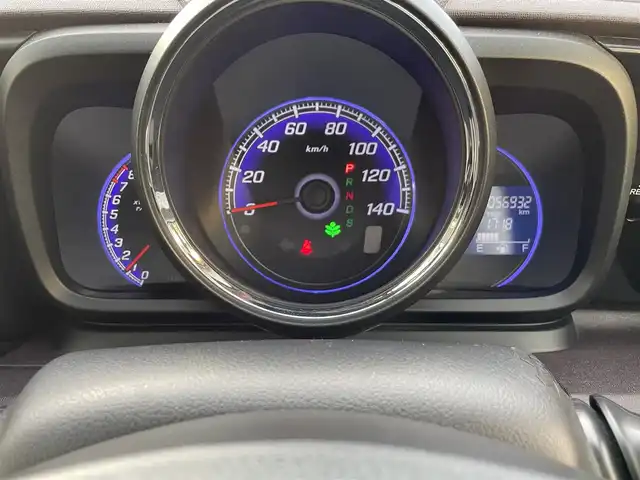 ホンダ Ｎ ＯＮＥ プレミアム ツアラー Lパッケージ 熊本県 2013(平25)年 5.7万km プレミアムホワイトパール ワンオーナー/プッシュスタート/社外ナビ/バックカメラ/ETC/ドライブレコーダー/純正15インチAW/クルーズコントロール/パドルシフト/ディスチャージヘッドライト/オートライト/フォグライト/横滑り防止装置/ウィンカーミラー/フロアマット/ドアバイザー/新車保証書/取扱説明書/スマートスペアキー×1本