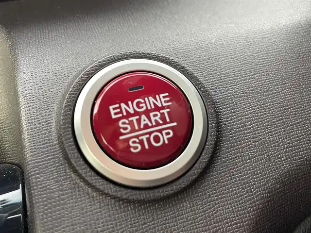 ホンダ Ｎ ＯＮＥ プレミアム ツアラー Lパッケージ 熊本県 2013(平25)年 5.7万km プレミアムホワイトパール ワンオーナー/プッシュスタート/社外ナビ/バックカメラ/ETC/ドライブレコーダー/純正15インチAW/クルーズコントロール/パドルシフト/ディスチャージヘッドライト/オートライト/フォグライト/横滑り防止装置/ウィンカーミラー/フロアマット/ドアバイザー/新車保証書/取扱説明書/スマートスペアキー×1本