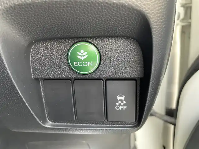 ホンダ Ｎ ＯＮＥ プレミアム ツアラー Lパッケージ 熊本県 2013(平25)年 5.7万km プレミアムホワイトパール ワンオーナー/プッシュスタート/社外ナビ/バックカメラ/ETC/ドライブレコーダー/純正15インチAW/クルーズコントロール/パドルシフト/ディスチャージヘッドライト/オートライト/フォグライト/横滑り防止装置/ウィンカーミラー/フロアマット/ドアバイザー/新車保証書/取扱説明書/スマートスペアキー×1本