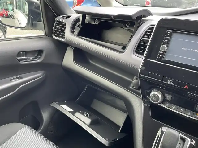 日産 セレナ e－パワー ハイウェイスター V 島根県 2020(令2)年 6.6万km ブリリアントホワイトパール 登録時走行距離　66040km/取扱い説明書/純正ナビ/(Bluetooth/フルセグテレビ/AM/FM/USB/CD/DVD)/フリップダウンモニター/全周囲カメラ/クルーズコントロール/WAC/両側パワースライドドア/ブラインドスポットモニター/コーナーセンサー/横滑り防止/レーンキープアシスト/衝突軽減ブレーキ