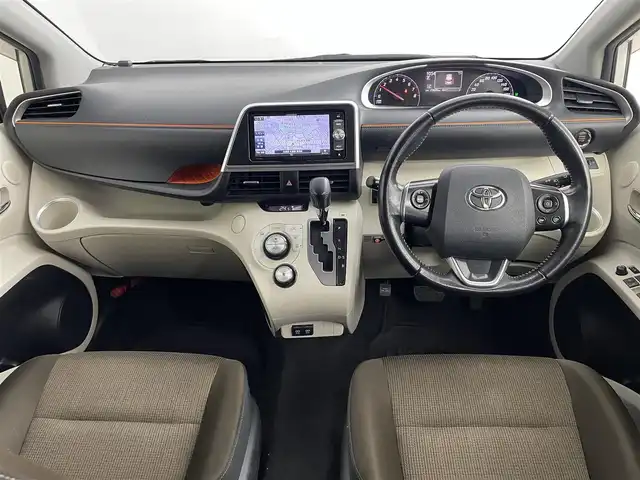 トヨタ シエンタ G 道央・札幌 2018(平30)年 7.8万km ホワイトパールクリスタルシャイン ・４WD/・トヨタセーフティセンス/・プリクラッシュセーフティ/・レーンキープアシスト/・オートハイビーム/・先行車発進告知/・社外メモリナビ/・ワンセグTV/・Bluetooth/・CD・DVD再生/・アラウンドビューモニター/・ETC/・両側パワースライドドア/・ドアロック連動ミラー/・ステアリングスイッチ/・横滑り防止装置/・スマートキー/・プッシュスタート/・オートエアコン/・社外AW付スタッドレスタイヤ積込185/60R15