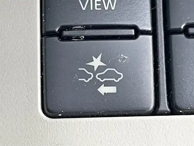 トヨタ シエンタ G 道央・札幌 2018(平30)年 7.8万km ホワイトパールクリスタルシャイン ・４WD/・トヨタセーフティセンス/・プリクラッシュセーフティ/・レーンキープアシスト/・オートハイビーム/・先行車発進告知/・社外メモリナビ/・ワンセグTV/・Bluetooth/・CD・DVD再生/・アラウンドビューモニター/・ETC/・両側パワースライドドア/・ドアロック連動ミラー/・ステアリングスイッチ/・横滑り防止装置/・スマートキー/・プッシュスタート/・オートエアコン/・社外AW付スタッドレスタイヤ積込185/60R15