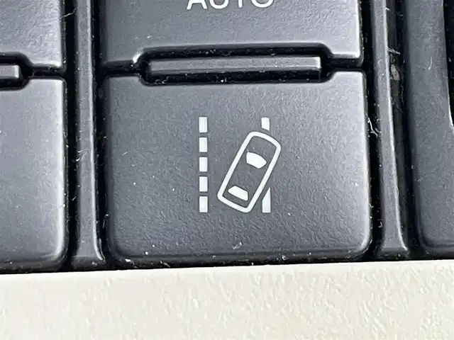 トヨタ シエンタ G 道央・札幌 2018(平30)年 7.8万km ホワイトパールクリスタルシャイン ・４WD/・トヨタセーフティセンス/・プリクラッシュセーフティ/・レーンキープアシスト/・オートハイビーム/・先行車発進告知/・社外メモリナビ/・ワンセグTV/・Bluetooth/・CD・DVD再生/・アラウンドビューモニター/・ETC/・両側パワースライドドア/・ドアロック連動ミラー/・ステアリングスイッチ/・横滑り防止装置/・スマートキー/・プッシュスタート/・オートエアコン/・社外AW付スタッドレスタイヤ積込185/60R15