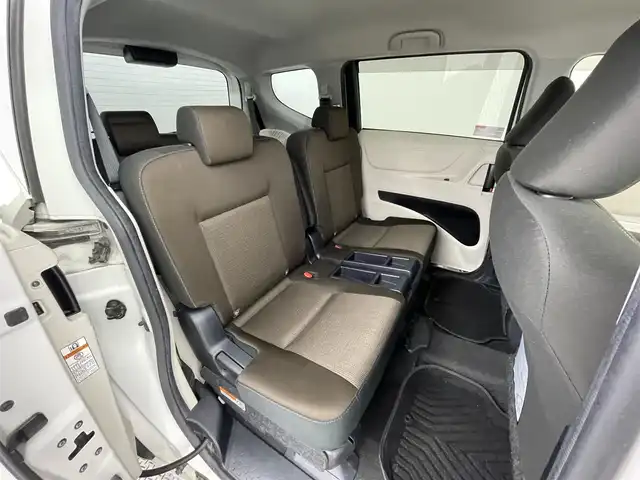 トヨタ シエンタ G 道央・札幌 2018(平30)年 7.8万km ホワイトパールクリスタルシャイン ・４WD/・トヨタセーフティセンス/・プリクラッシュセーフティ/・レーンキープアシスト/・オートハイビーム/・先行車発進告知/・社外メモリナビ/・ワンセグTV/・Bluetooth/・CD・DVD再生/・アラウンドビューモニター/・ETC/・両側パワースライドドア/・ドアロック連動ミラー/・ステアリングスイッチ/・横滑り防止装置/・スマートキー/・プッシュスタート/・オートエアコン/・社外AW付スタッドレスタイヤ積込185/60R15