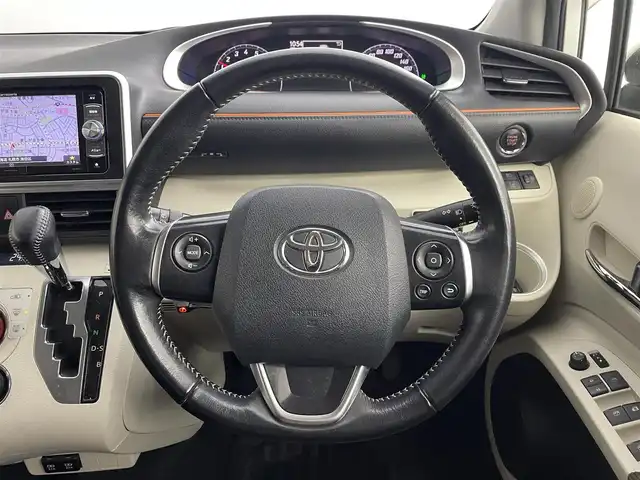 トヨタ シエンタ G 道央・札幌 2018(平30)年 7.8万km ホワイトパールクリスタルシャイン ・４WD/・トヨタセーフティセンス/・プリクラッシュセーフティ/・レーンキープアシスト/・オートハイビーム/・先行車発進告知/・社外メモリナビ/・ワンセグTV/・Bluetooth/・CD・DVD再生/・アラウンドビューモニター/・ETC/・両側パワースライドドア/・ドアロック連動ミラー/・ステアリングスイッチ/・横滑り防止装置/・スマートキー/・プッシュスタート/・オートエアコン/・社外AW付スタッドレスタイヤ積込185/60R15