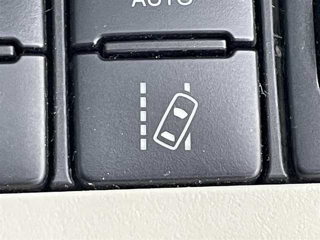 トヨタ シエンタ G 岩手県 2018(平30)年 7.8万km ホワイトパールクリスタルシャイン ４WD/トヨタセーフティセンス/プリクラッシュセーフティ/レーンキープアシスト/オートハイビーム/先行車発進告知/社外メモリナビ/（Bluetooth/CD/DVD）/ワンセグTV/アラウンドビューモニター/ETC/両側パワースライドドア/ドアロック連動ミラー/ステアリングスイッチ/横滑り防止装置/スマートキー/プッシュスタート/オートエアコン/社外AW付スタッドレスタイヤ積込185/60R15