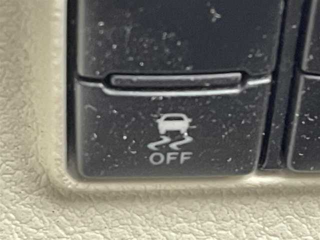 トヨタ シエンタ G 岩手県 2018(平30)年 7.8万km ホワイトパールクリスタルシャイン ４WD/トヨタセーフティセンス/プリクラッシュセーフティ/レーンキープアシスト/オートハイビーム/先行車発進告知/社外メモリナビ/（Bluetooth/CD/DVD）/ワンセグTV/アラウンドビューモニター/ETC/両側パワースライドドア/ドアロック連動ミラー/ステアリングスイッチ/横滑り防止装置/スマートキー/プッシュスタート/オートエアコン/社外AW付スタッドレスタイヤ積込185/60R15