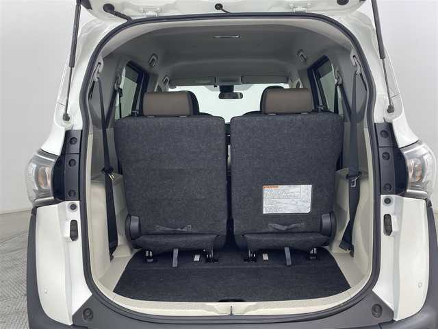 トヨタ シエンタ G 岩手県 2018(平30)年 7.8万km ホワイトパールクリスタルシャイン ４WD/トヨタセーフティセンス/プリクラッシュセーフティ/レーンキープアシスト/オートハイビーム/先行車発進告知/社外メモリナビ/（Bluetooth/CD/DVD）/ワンセグTV/アラウンドビューモニター/ETC/両側パワースライドドア/ドアロック連動ミラー/ステアリングスイッチ/横滑り防止装置/スマートキー/プッシュスタート/オートエアコン/社外AW付スタッドレスタイヤ積込185/60R15