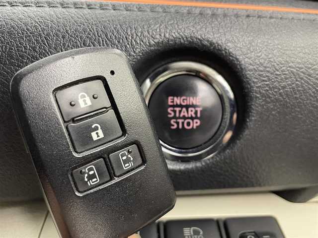 トヨタ シエンタ G 岩手県 2018(平30)年 7.8万km ホワイトパールクリスタルシャイン ４WD/トヨタセーフティセンス/プリクラッシュセーフティ/レーンキープアシスト/オートハイビーム/先行車発進告知/社外メモリナビ/（Bluetooth/CD/DVD）/ワンセグTV/アラウンドビューモニター/ETC/両側パワースライドドア/ドアロック連動ミラー/ステアリングスイッチ/横滑り防止装置/スマートキー/プッシュスタート/オートエアコン/社外AW付スタッドレスタイヤ積込185/60R15