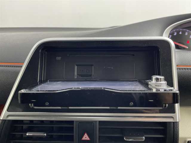 トヨタ シエンタ G 岩手県 2018(平30)年 7.8万km ホワイトパールクリスタルシャイン ４WD/トヨタセーフティセンス/プリクラッシュセーフティ/レーンキープアシスト/オートハイビーム/先行車発進告知/社外メモリナビ/（Bluetooth/CD/DVD）/ワンセグTV/アラウンドビューモニター/ETC/両側パワースライドドア/ドアロック連動ミラー/ステアリングスイッチ/横滑り防止装置/スマートキー/プッシュスタート/オートエアコン/社外AW付スタッドレスタイヤ積込185/60R15