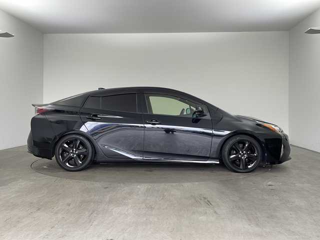 トヨタ プリウス S ツーリングセレクション 兵庫県 2017(平29)年 7.6万km アティチュードブラックマイカ ・ALPINE9インチナビ＆TV＆BT＆USB＆DVD/・バックカメラ/・ビルトインETC/・スマートキー/・スペアキー/・プッシュスタート/・エンジンスターター/・TEIN FLEX A車高調/・黒革シート/・前席シートヒーター/・LEDヘッドライト/・LEDフォグランプ/・オートライト/・純正17インチアルミホイール/・ドアバイザー/・フロアマット/・横滑り防止装置/・電動格納ミラー/・ステアリングリモコン