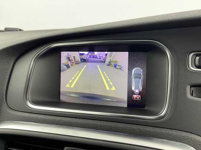 ボルボ Ｖ４０ クロスカントリー D4 モメンタム 愛知県 2017(平29)年 9.1万km オニキスブラックP 純正メーカーオプションナビ　/ＣＤ　ＤＶＤ　ＨＤＤ　ＢＴ　ＵＳＢ　フルセグＴＶ　/バックカメラ　/アダプティブクルーズコントロール　/レザーシート/シートヒーター/運転席パワーシート/助手席パワーシート　/衝突被害軽減システム/レーンキープアシスト/ブラインドスポットモニター/障害物センサー/バックフォグ/LEDヘッドライト/オートライト/パワーバックドア/スマートキー/スペアキー/ドライブレコーダー/パドルシフト/ルーフレール/純正フロアマット/純正ドアバイザー/革巻きステアリング/電動格納ウインカーミラー