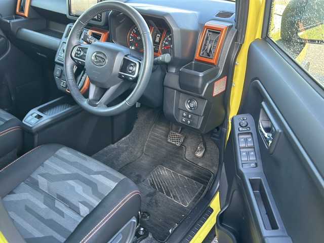 ダイハツ タフト G ターボ 秋田県 2020(令2)年 6.7万km レモンスカッシュクリスタルM 純正メモリナビ/純正BT、CD、DVD、TV/純正15インチAW/前後コーナーセンサー/４WD/スペアキー/保証書、取説