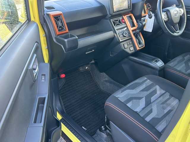 ダイハツ タフト G ターボ 秋田県 2020(令2)年 6.7万km レモンスカッシュクリスタルM 純正メモリナビ/純正BT、CD、DVD、TV/純正15インチAW/前後コーナーセンサー/４WD/スペアキー/保証書、取説