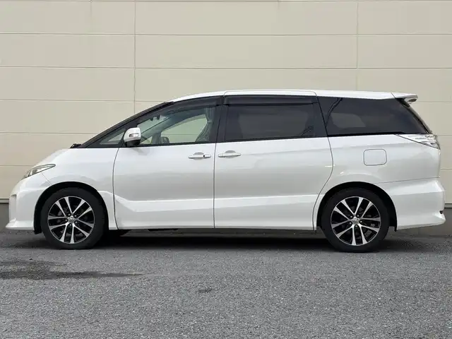 トヨタ エスティマ アエラス 茨城県 2012(平24)年 7.4万km ホワイトパールクリスタルシャイン 純正ナビ(NHZN-X62G)/(FM/AM/Bluetooth/TV/CD/DVD)/バックカメラ/フリップダウンモニター/両側パワースライドドア/クルーズコントロール/ETC/オットマン(2列目)/ドライブレコーダー(前後)/スペアキー/オートライト/純正AW