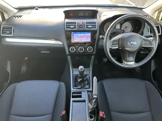 スバル インプレッサ スポーツ 1．6i－L 大阪府 2015(平27)年 8.4万km クリスタルホワイトP 純正ナビ/BTオーディオ/フルセグテレビ/CD/DVD/バックカメラ/ETC/前後ドライブレコーダー/純正15インチAW/純正フロアマット/純正ドアバイザー/フォグランプ/スマートキープッシュスタート/スペアキー