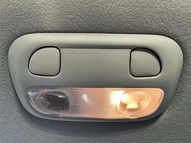 スバル インプレッサ スポーツ 1．6i－L 大阪府 2015(平27)年 8.4万km クリスタルホワイトP 純正ナビ/BTオーディオ/フルセグテレビ/CD/DVD/バックカメラ/ETC/前後ドライブレコーダー/純正15インチAW/純正フロアマット/純正ドアバイザー/フォグランプ/スマートキープッシュスタート/スペアキー