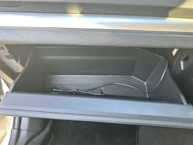 スバル インプレッサ スポーツ 1．6i－L 大阪府 2015(平27)年 8.4万km クリスタルホワイトP 純正ナビ/BTオーディオ/フルセグテレビ/CD/DVD/バックカメラ/ETC/前後ドライブレコーダー/純正15インチAW/純正フロアマット/純正ドアバイザー/フォグランプ/スマートキープッシュスタート/スペアキー