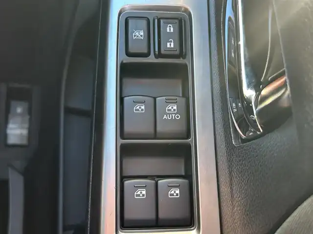 スバル インプレッサ スポーツ 1．6i－L 大阪府 2015(平27)年 8.4万km クリスタルホワイトP 純正ナビ/BTオーディオ/フルセグテレビ/CD/DVD/バックカメラ/ETC/前後ドライブレコーダー/純正15インチAW/純正フロアマット/純正ドアバイザー/フォグランプ/スマートキープッシュスタート/スペアキー