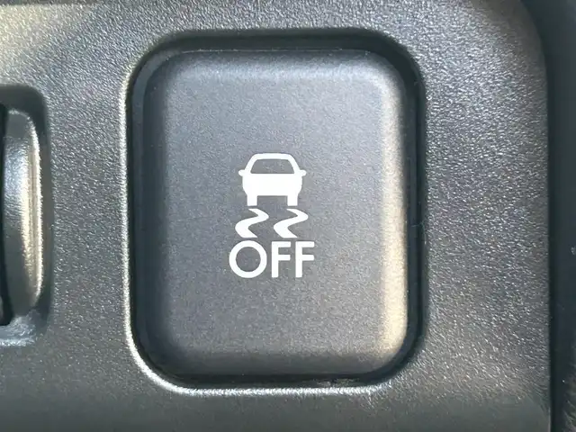 スバル インプレッサ スポーツ 1．6i－L 大阪府 2015(平27)年 8.4万km クリスタルホワイトP 純正ナビ/BTオーディオ/フルセグテレビ/CD/DVD/バックカメラ/ETC/前後ドライブレコーダー/純正15インチAW/純正フロアマット/純正ドアバイザー/フォグランプ/スマートキープッシュスタート/スペアキー