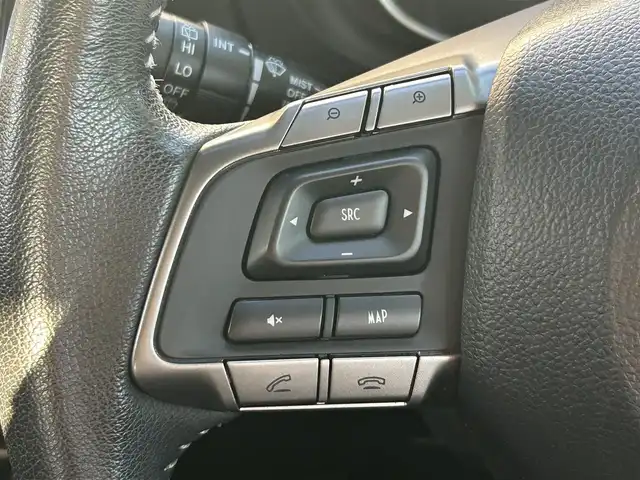 スバル インプレッサ スポーツ 1．6i－L 大阪府 2015(平27)年 8.4万km クリスタルホワイトP 純正ナビ/BTオーディオ/フルセグテレビ/CD/DVD/バックカメラ/ETC/前後ドライブレコーダー/純正15インチAW/純正フロアマット/純正ドアバイザー/フォグランプ/スマートキープッシュスタート/スペアキー