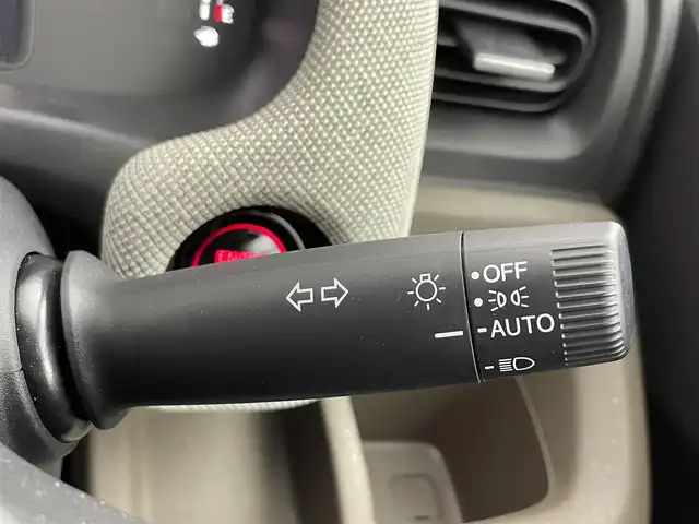 ホンダ フリード AIR 道央・札幌 2024(令6)年 0.8万km プラチナホワイトパール ・４WD/・寒冷地仕様/・ギャザーズ８インチメモリーナビ/　BT/USB/フルセグTV/・バックカメラ/・ETC/・ホンダセンシング/・衝突被害軽減ブレーキ/・レーンキープアシスト/・クリアランスソナー/・オートブレーキホールド/・レーダークルーズコントロール/・横滑り防止装置/・ABS/・両側パワースライドドア/・D+N席シートヒーター/・２列目サンシェード/・ワイパーデアイサー/・ミラーヒーター/・LEDヘッドライト/・オートライト/・純正フロアマット/・スマートキー/・保証書