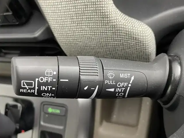 ホンダ フリード AIR 道央・札幌 2024(令6)年 0.8万km プラチナホワイトパール ・４WD/・寒冷地仕様/・ギャザーズ８インチメモリーナビ/　BT/USB/フルセグTV/・バックカメラ/・ETC/・ホンダセンシング/・衝突被害軽減ブレーキ/・レーンキープアシスト/・クリアランスソナー/・オートブレーキホールド/・レーダークルーズコントロール/・横滑り防止装置/・ABS/・両側パワースライドドア/・D+N席シートヒーター/・２列目サンシェード/・ワイパーデアイサー/・ミラーヒーター/・LEDヘッドライト/・オートライト/・純正フロアマット/・スマートキー/・保証書