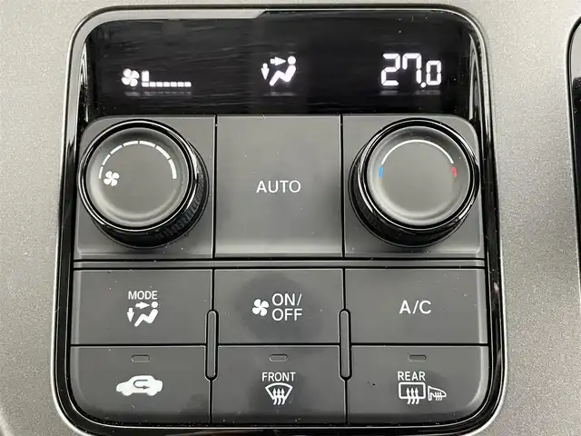 ホンダ フリード AIR 道央・札幌 2024(令6)年 0.8万km プラチナホワイトパール ・４WD/・寒冷地仕様/・ギャザーズ８インチメモリーナビ/　BT/USB/フルセグTV/・バックカメラ/・ETC/・ホンダセンシング/・衝突被害軽減ブレーキ/・レーンキープアシスト/・クリアランスソナー/・オートブレーキホールド/・レーダークルーズコントロール/・横滑り防止装置/・ABS/・両側パワースライドドア/・D+N席シートヒーター/・２列目サンシェード/・ワイパーデアイサー/・ミラーヒーター/・LEDヘッドライト/・オートライト/・純正フロアマット/・スマートキー/・保証書