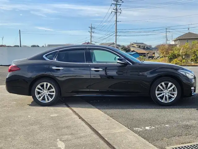 日産 フーガ 250GT Aパッケージ 茨城県 2016(平28)年 4.7万km スーパーブラック ワンオーナー/純正8型ナビ/フルセグTV/アラウンドビューモニター/ビルトインETC/ドライブレコーダー/クルーズコントロール/LEDヘッドランプ/オートライト/オートエアコン/革巻きステアリング/ステアリングスイッチ/純正ベージュシート/前席パワーシート/純正18インチアルミホイール/スマートキー/プッシュエンジンスターター/禁煙車