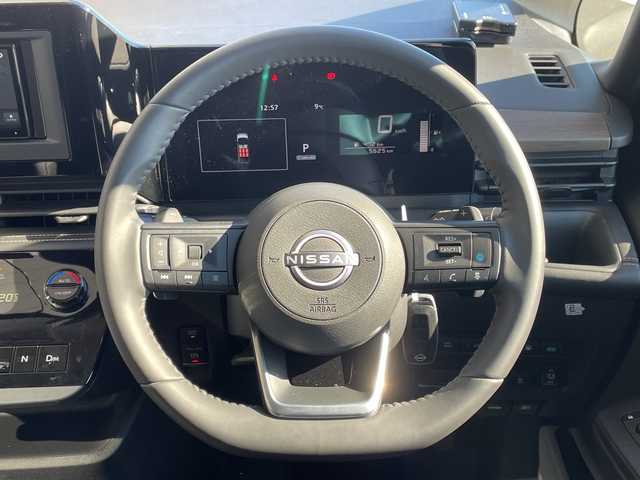 日産 セレナ ハイウェイスター V 愛知県 2025(令7)年 0.6万km ダイヤモンドブラック プロパイロット/SDナビ/両側パワースライドドア/レーダークルーズコントロール/バックカメラ/コーナーセンサー/純正アルミホイール/ブラインドスポットモニター/LEDヘッドライト/パドルシフト/オートマチックハイビーム/ドライブレコーダー/ETC/衝突軽減システム/Bluetooth/ステアリングスイッチ/スマートキー/プッシュスタート