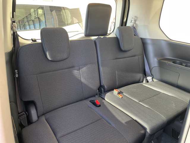 日産 セレナ ハイウェイスター V 愛知県 2025(令7)年 0.6万km ダイヤモンドブラック プロパイロット/SDナビ/両側パワースライドドア/レーダークルーズコントロール/バックカメラ/コーナーセンサー/純正アルミホイール/ブラインドスポットモニター/LEDヘッドライト/パドルシフト/オートマチックハイビーム/ドライブレコーダー/ETC/衝突軽減システム/Bluetooth/ステアリングスイッチ/スマートキー/プッシュスタート