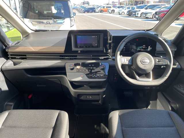 日産 セレナ ハイウェイスター V 愛知県 2025(令7)年 0.6万km ダイヤモンドブラック プロパイロット/SDナビ/両側パワースライドドア/レーダークルーズコントロール/バックカメラ/コーナーセンサー/純正アルミホイール/ブラインドスポットモニター/LEDヘッドライト/パドルシフト/オートマチックハイビーム/ドライブレコーダー/ETC/衝突軽減システム/Bluetooth/ステアリングスイッチ/スマートキー/プッシュスタート