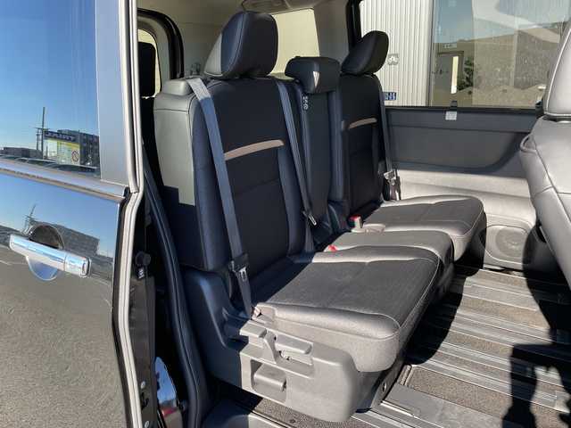 日産 セレナ ハイウェイスター V 愛知県 2025(令7)年 0.6万km ダイヤモンドブラック プロパイロット/SDナビ/両側パワースライドドア/レーダークルーズコントロール/バックカメラ/コーナーセンサー/純正アルミホイール/ブラインドスポットモニター/LEDヘッドライト/パドルシフト/オートマチックハイビーム/ドライブレコーダー/ETC/衝突軽減システム/Bluetooth/ステアリングスイッチ/スマートキー/プッシュスタート