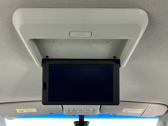 日産 セレナ HWS S HV Vセレ +SeftyⅡ 三重県 2015(平27)年 1.6万km ブリリアントホワイトパール /禁煙車//純正8インチSDナビ MM515D-L//アラウンドビューモニター//純正フリップダウンモニター//両側電動スライドドア//エマージェンシーブレーキ//衝突軽減ブレーキ//レーンキープアシスト//クルーズコントロール//前後コーナーセンサー//純正ビルトインETC//LED//オートライト//フォグランプ//純正フロアマット//プッシュスタート//スマートキー//スペアスマートキー