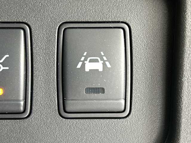 日産 セレナ HWS S HV Vセレ +SeftyⅡ 三重県 2015(平27)年 1.6万km ブリリアントホワイトパール /禁煙車//純正8インチSDナビ MM515D-L//アラウンドビューモニター//純正フリップダウンモニター//両側電動スライドドア//エマージェンシーブレーキ//衝突軽減ブレーキ//レーンキープアシスト//クルーズコントロール//前後コーナーセンサー//純正ビルトインETC//LED//オートライト//フォグランプ//純正フロアマット//プッシュスタート//スマートキー//スペアスマートキー